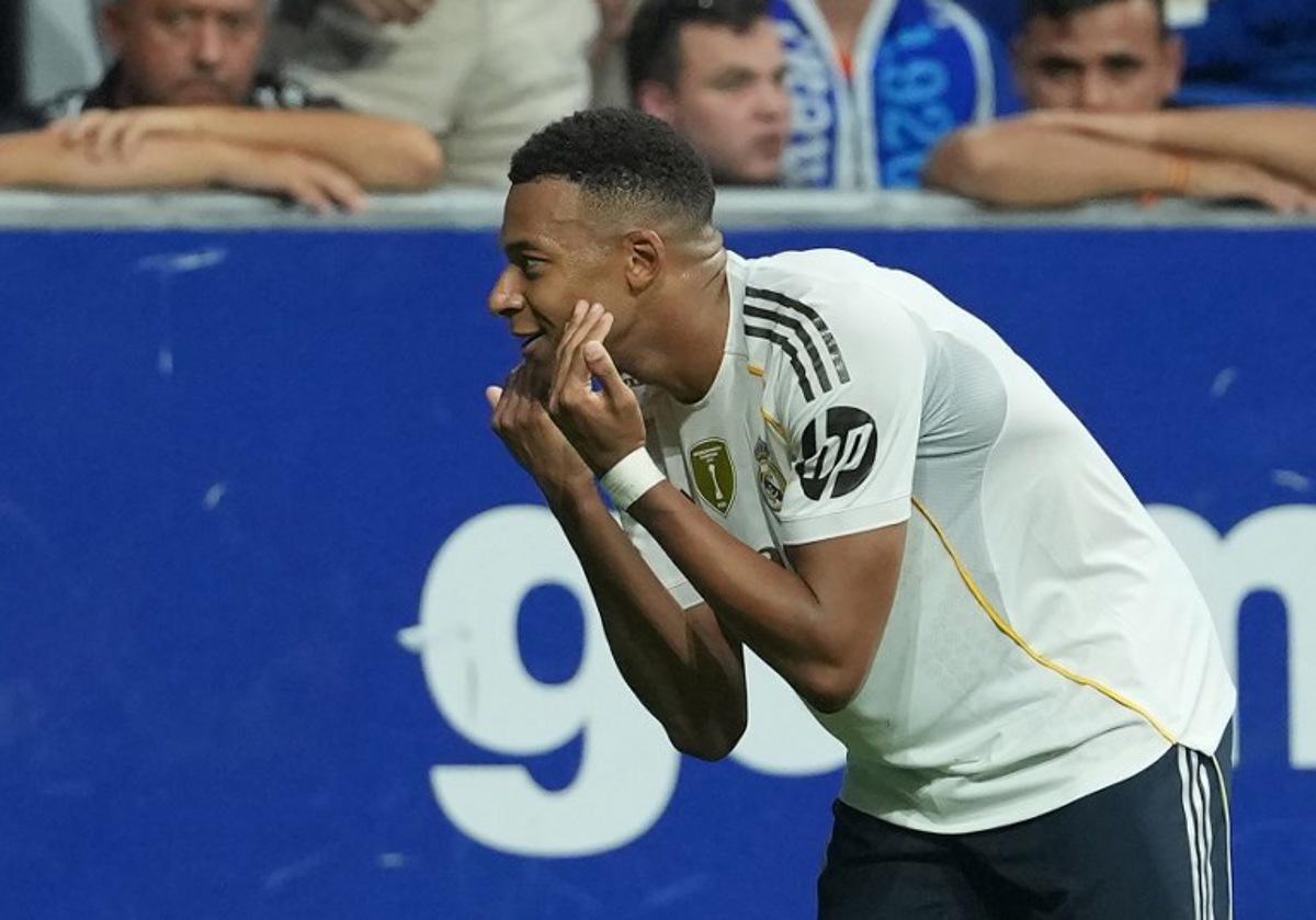 Real Madrid's French forward #10 Kylian Mbappe celebrates after scoring his team's first goal during the Spanish league football match between Real Oviedo and Real Madrid CF at Carlos Tartiere Stadium in Oviedo on August 24, 2025.  Cesar MANSO / AFP