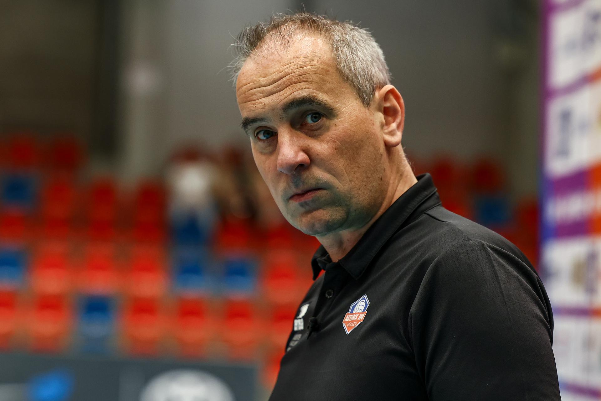 Asterix's head coach Kris Vansnick pictured during the match between Asterix AVO Beveren and Darta Bevo Roeselare, a Play-off Final (2nd game, best-of-3) game in the Lotto Volley League women, Sunday 27 April 2025 in Beveren. BELGA PHOTO DAVID PINTENS