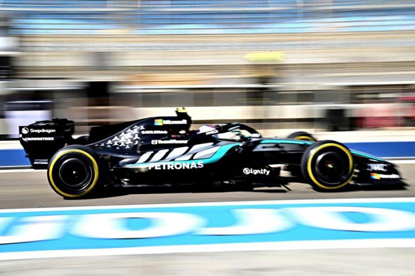Mercedes' Italian driver Kimi Antonelli drives on the second day of the Formula One pre-season testing at the Bahrain International Circuit in Sakhir on February 12, 2026.  Giuseppe CACACE / AFP