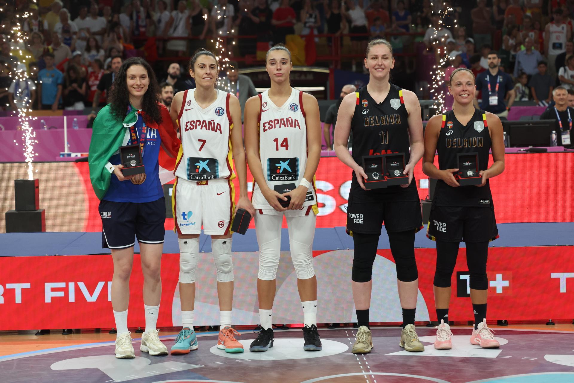 The all star five players with Spain's Alba Torrens, Spain's Raquel Carrera, Belgium's Emma Meesseman and Belgium's Julie Allemand at a basketball match between Spain and Belgian national team 'the Belgian Cats' on Sunday 29 June 2025 in Piraeus, Greece, the final of the FIBA Women's EuroBasket 2025.  BELGA PHOTO VIRGINIE LEFOUR