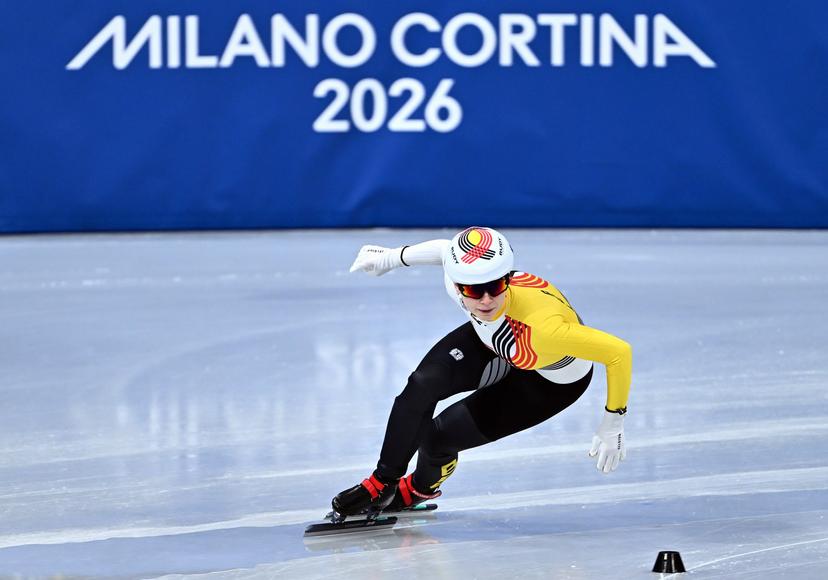 Belgian shorttrack skater Tineke den Dulk pictured in action during the quarterfinals of the women's 1500m Short Track Speed Skating, at the Milano Cortina 2026 Olympic Winter Games, on Thursday 12 February 2026 in Milan, Italy. The XXV Winter Olympics take place from 6 to 22 February 2026 in Italy. BELGA PHOTO JASPER JACOBS