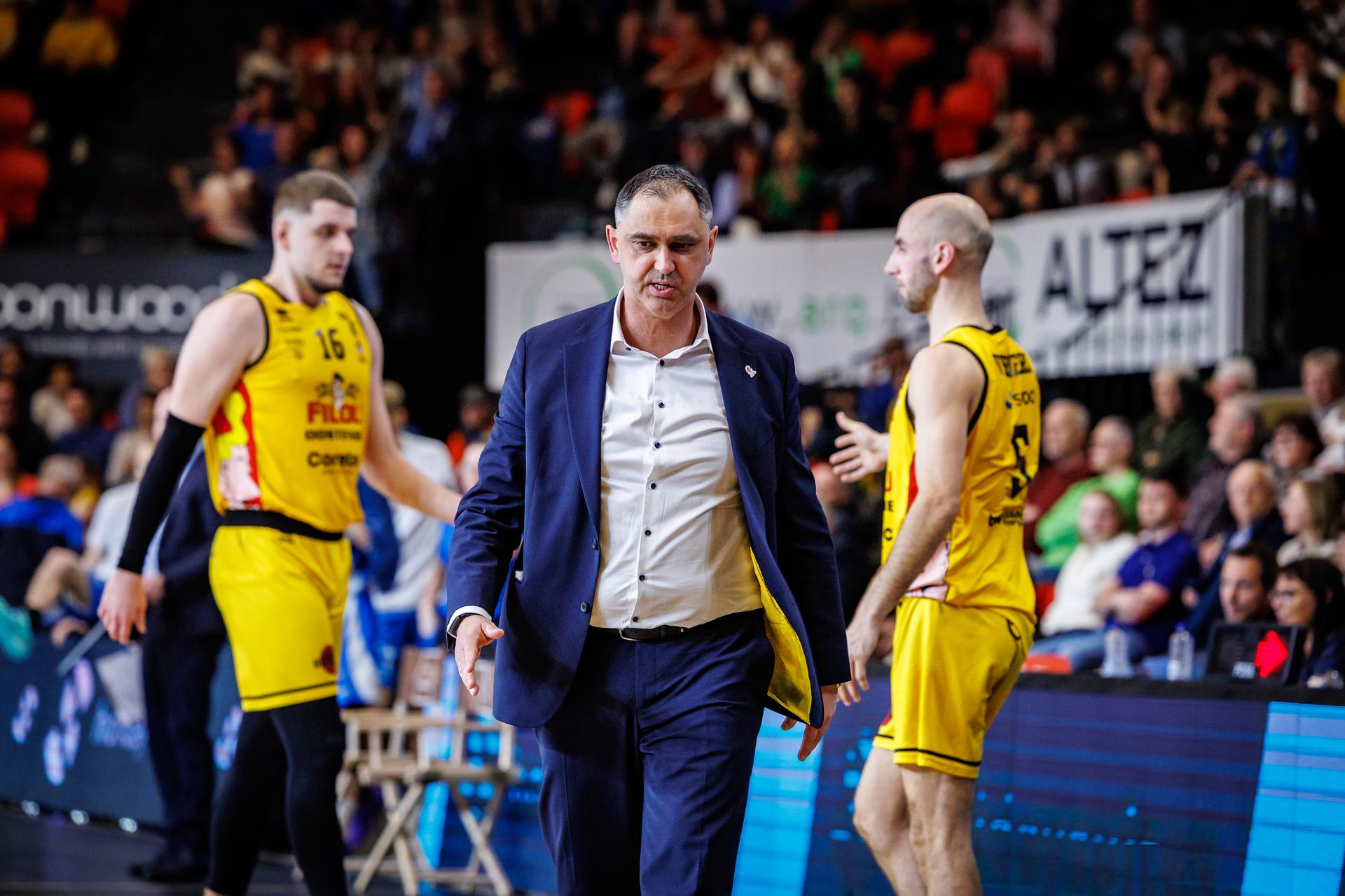 Oostende's head coach Dario Gjergja pictured during a basketball match between BC Oostende and Okapi Aalst, Friday 21 March 2025 in Oostende, on day 27 of the 'BNXT League' Belgian and Dutch first division basket championships. BELGA PHOTO KURT DESPLENTER
