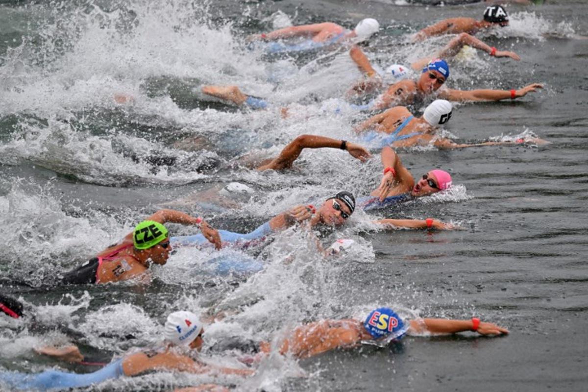 Swimmers compete in the Open Water Men's 10km race during the LEN European Aquatics Championships at the Ada Ciganlija lake in Belgrade on June 12, 2024.  Andrej ISAKOVIC / AFP