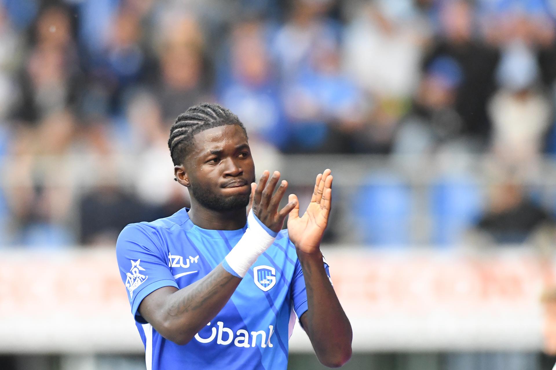 Genk's Christopher Bonsu Baah greets the public during a soccer match between KRC Genk and RSC Anderlecht, Sunday 25 May 2025 in Genk, on day 10 (out of 10) of the Champions' Play-offs of the 2024-2025 'Jupiler Pro League' first division of the Belgian championship. BELGA PHOTO JILL DELSAUX
