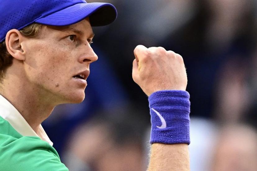 Italy's Jannik Sinner reacts after a point during his men's singles final match against Spain's Carlos Alcaraz on day 15 of the French Open tennis tournament on Court Philippe-Chatrier at the Roland-Garros Complex in Paris on June 8, 2025.  JULIEN DE ROSA / AFP