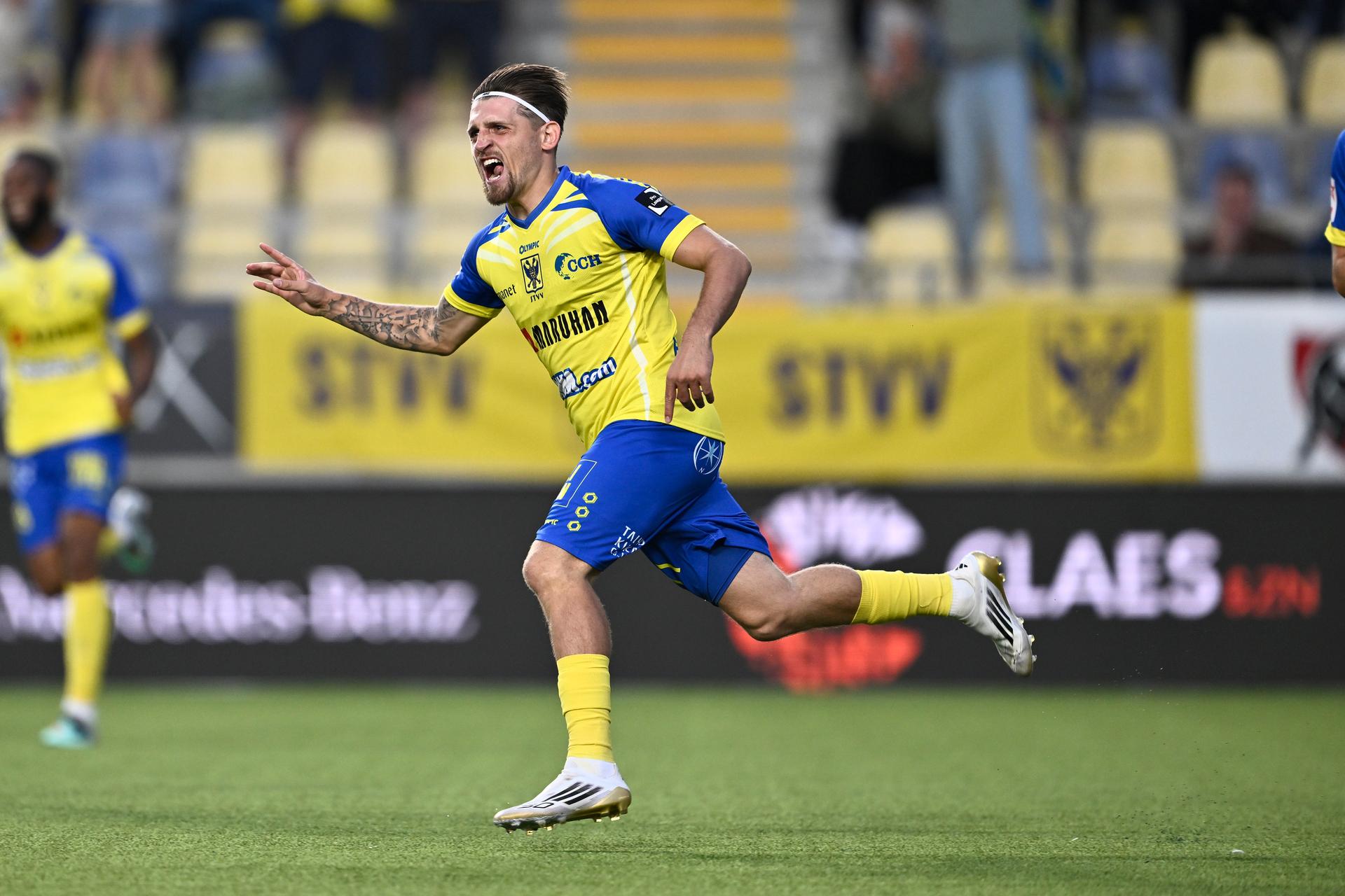 STVV's Adriano Bertaccini celebrates after scoring during a soccer match between STVV and KAA Gent, Sunday 27 July 2025 in Sint-Truiden, on day 1 of the 2025-2026 'Jupiler Pro League' first division of the Belgian championship. BELGA PHOTO JOHAN EYCKENS