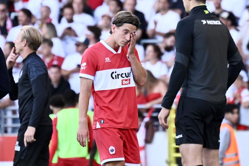Antwerp's Dennis Praet leaves the field after receiving a red card during a soccer match between Royal Antwerp FC and KV Mechelen, Sunday 24 August 2025 in Antwerp, on day 5 of the 2025-2026 'Jupiler Pro League' first division of the Belgian championship. BELGA PHOTO MAARTEN STRAETEMANS