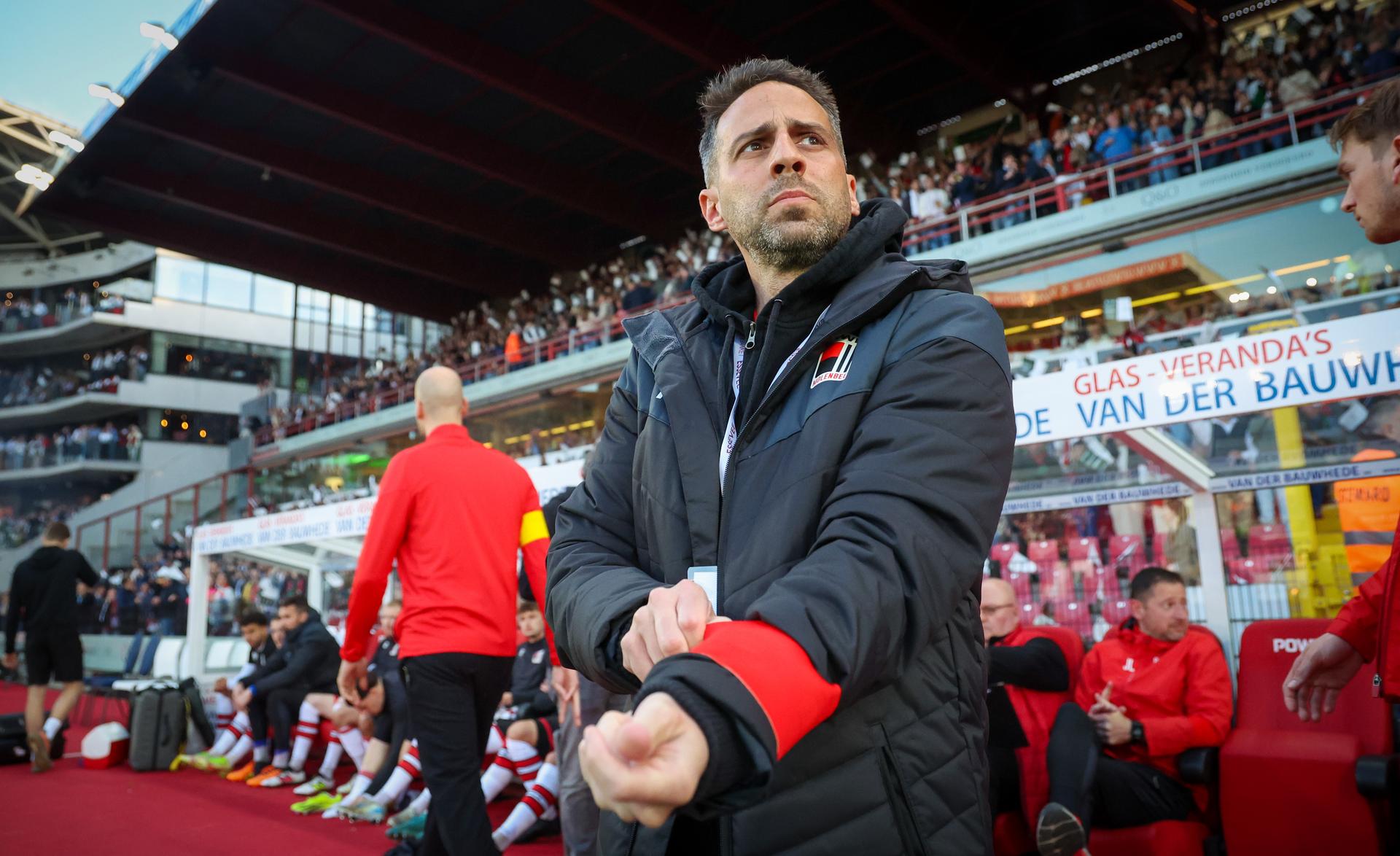 Rwdm's head coach Yannick Ferrera pictured before a soccer game between SV Zulte Waregem and RWD Molenbeek, Friday 18 April 2025 in Waregem, on the 30th and last day of the 2024-2025 'Challenger Pro League' 1B second division of the Belgian championship. BELGA PHOTO VIRGINIE LEFOUR