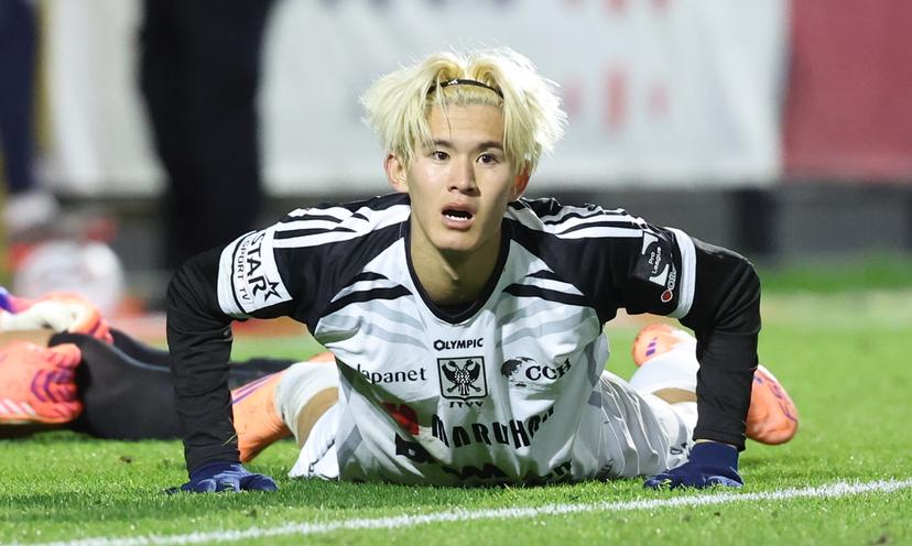 STVV's Keisuke Goto looks dejected during a soccer match between Royale Union Saint-Gilloise and Sint-Truidense VV, Sunday 26 October 2025 in Brussels, on day 12 of the 2025-2026 'Jupiler Pro League' first division of the Belgian championship. BELGA PHOTO VIRGINIE LEFOUR