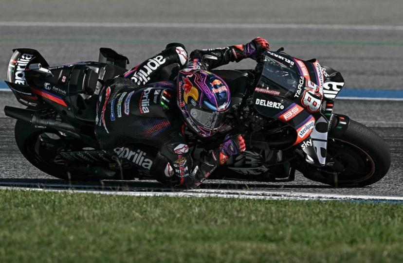 Aprilia Racing's Spanish rider Jorge Martin competes during the MotoGP Thailand Grand Prix at the Buriram International Circuit in Buriram on March 1, 2026.  Lillian SUWANRUMPHA / AFP