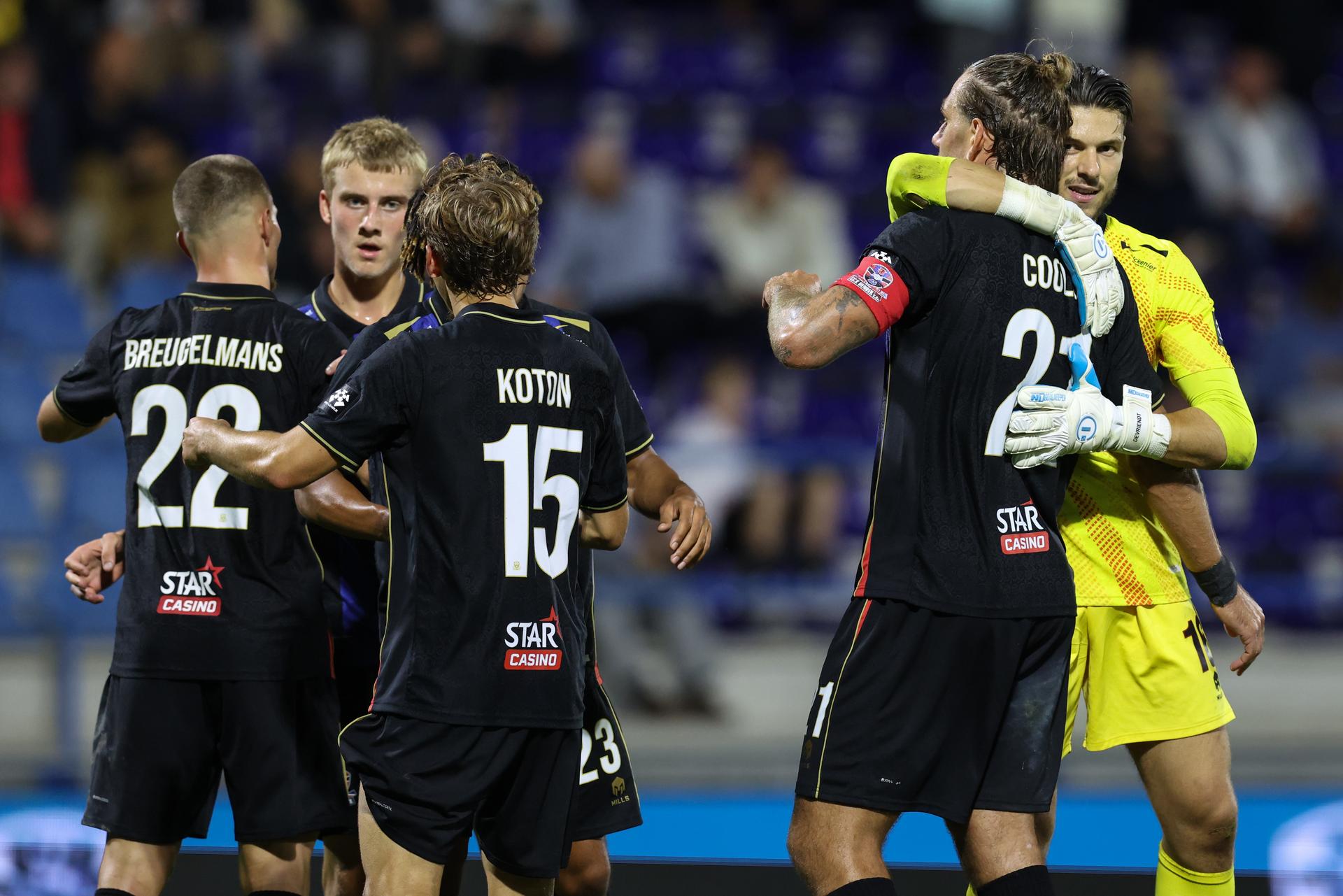 Dender's players celebrate after winning a soccer match between FCV Dender EH and RFC Seraing, Friday 4 September 2026 in Denderleeuw, on day 4 of the 2026-2027 'Challenger Pro League' 1B second division of the Belgian championship. BELGA PHOTO BRUNO FAHY