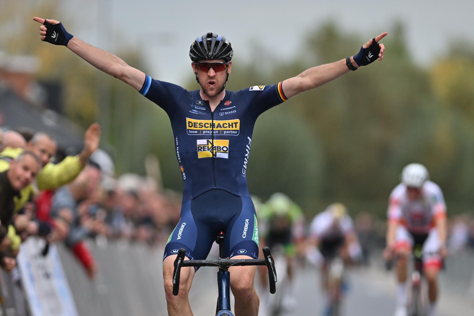 Belgian Toon Aerts celebrates as he crosses the finish line to win the men's elite race of the 'Kermiscross' cyclocross cycling event in Ardooie, Thursday 16 October 2025. BELGA PHOTO LUC CLAESSEN