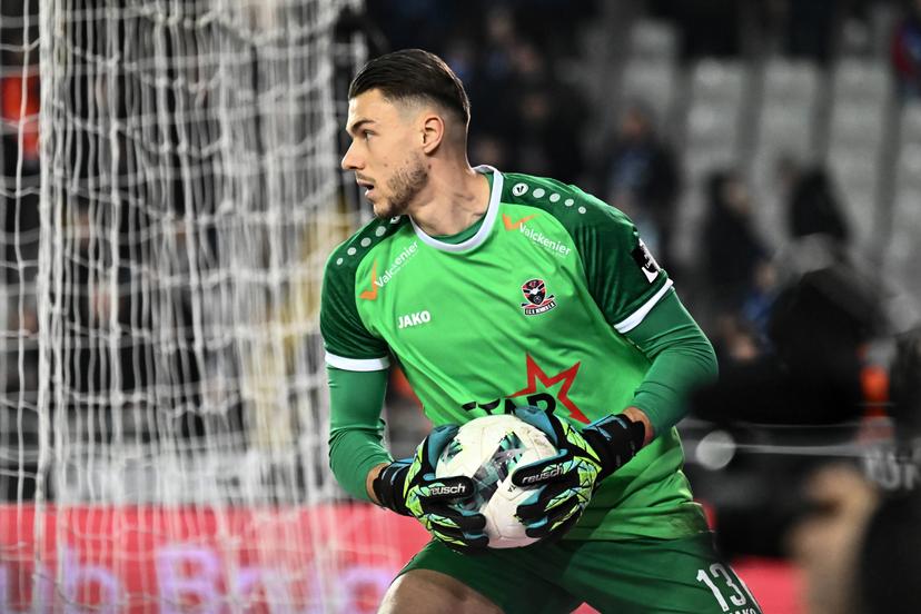 Dender's Julien Devriendt pictured in action during a soccer match between Club Brugge KV and FCV Dender EH, Saturday 30 November 2024 in Brugge, on day 16 of the 2024-2025 season of the 'Jupiler Pro League' first division of the Belgian championship. BELGA PHOTO MAARTEN STRAETEMANS