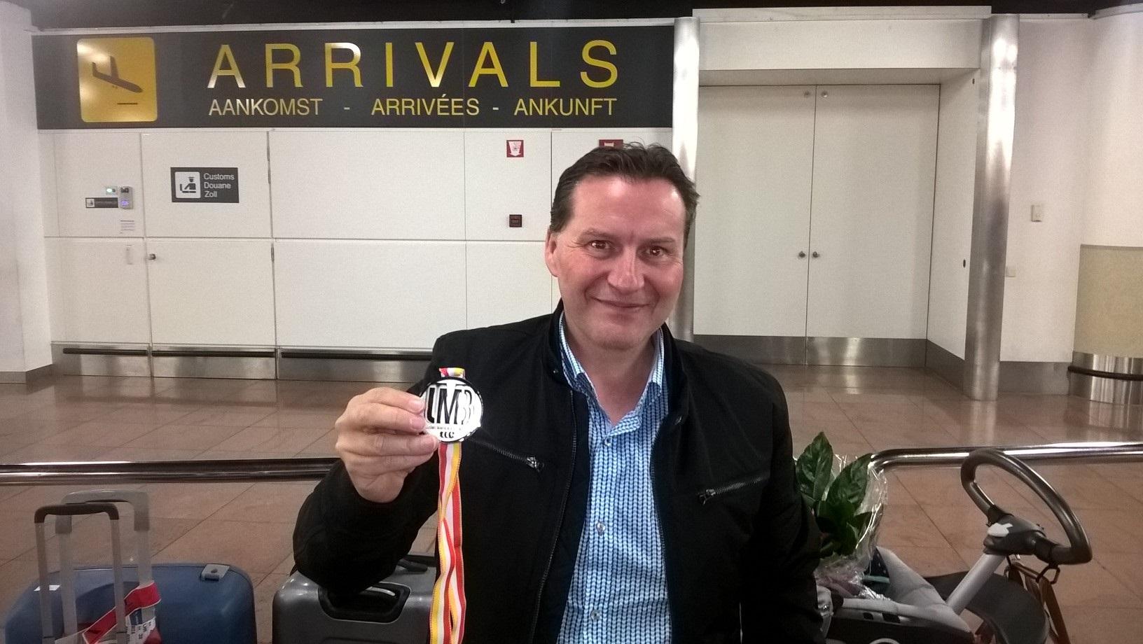 ATTENTION EDITORS - BEST QUALITY AVAILABLE  Belgian Eddy Merckx, shows his silver medal, at his arrival at Zaventem airport, back from the world championship in Santa Cruz, Bolivia, Tuesday 14 November 2017. BELGA PHOTO TOON SACRE