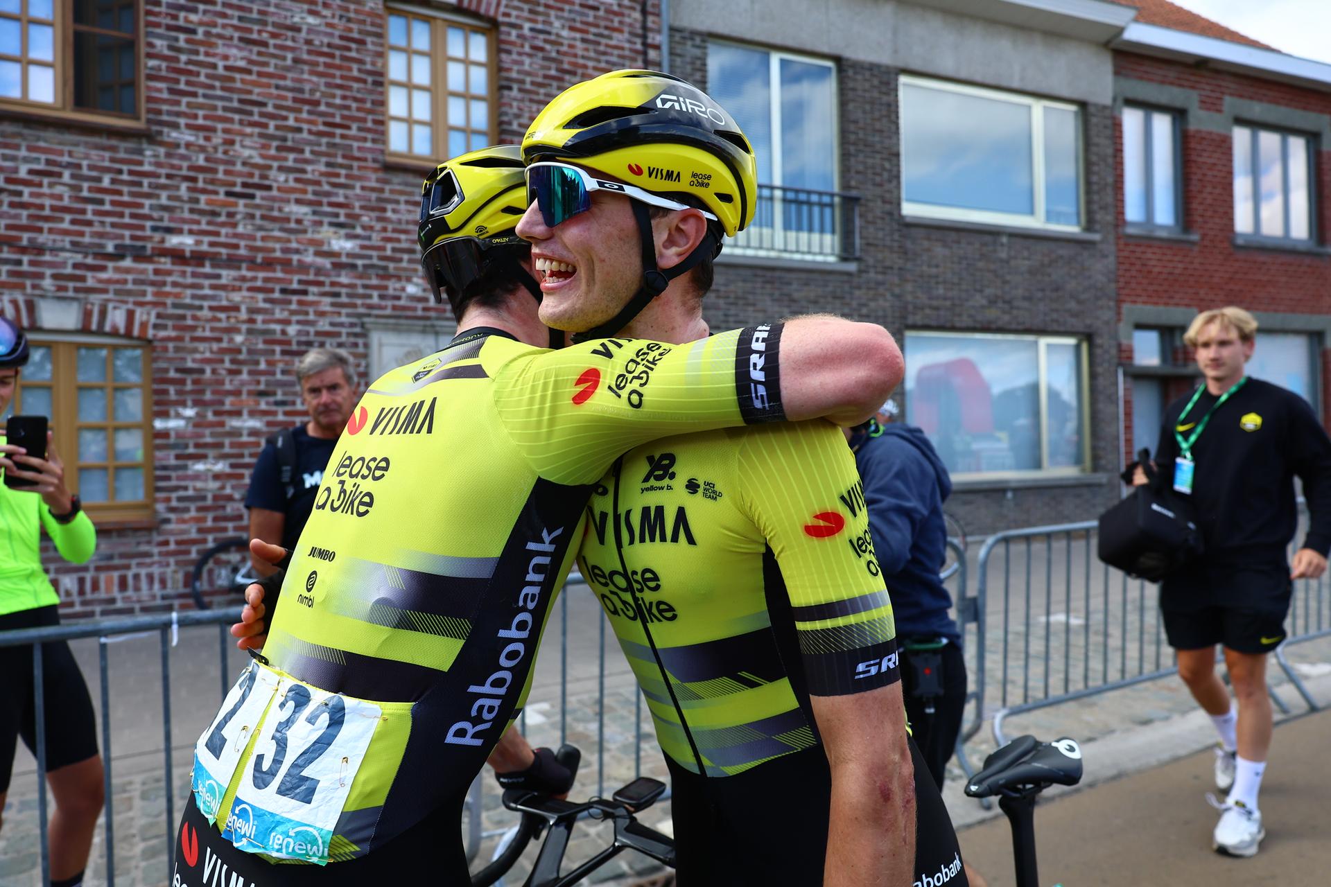 Dutch Olav Kooij of Team Visma-Lease a Bike is congratulated by Italian Edoardo Affini of Team Visma-Lease a Bike after winning the second stage of the 'Renewi Tour' multi-stage cycling race, from Blankenberge to Ardooie (169,4 km) on Thursday 21 August 2025. The five-day race takes place in Belgium and the Netherlands.  BELGA PHOTO DAVID PINTENS