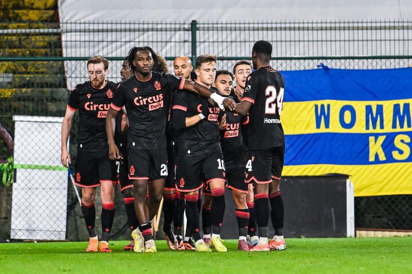 Standard's Dennis Ayensa celebrates after scoring during a soccer game between SK Beveren (1B) and Standard de Liege, in the 1/16th final of the Croky Cup Belgian cup, Tuesday 28 October 2025 in Beveren-Kruibeke-Zwijndrecht. BELGA PHOTO TOM GOYVAERTS