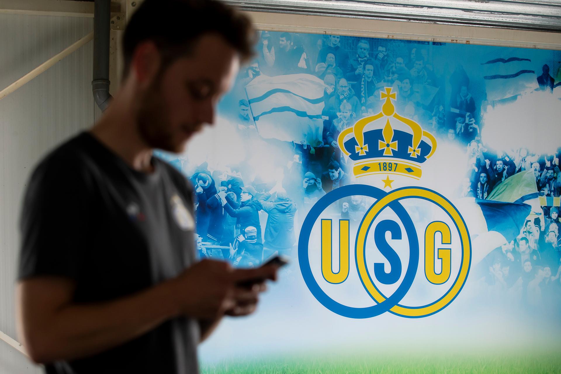 The logo of Royal Union Saint-Gilloise pictured at a press conference of Belgian first division team Royal Union Saint-Gilloise ahead of their next match in the Jupiler Pro League 2021-2022 competition, Friday 13 August 2021, in Lier. BELGA PHOTO KRISTOF VAN ACCOM