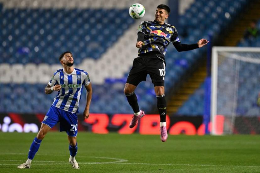 Leeds United's Dutch striker #10 Joel Piroe controls the ball during the English League Cup second round football match between Sheffield Wednesday and Leeds United at The Hillsborough Stadium in Sheffield, northern England on August 26, 2025.  Oli SCARFF / AFP