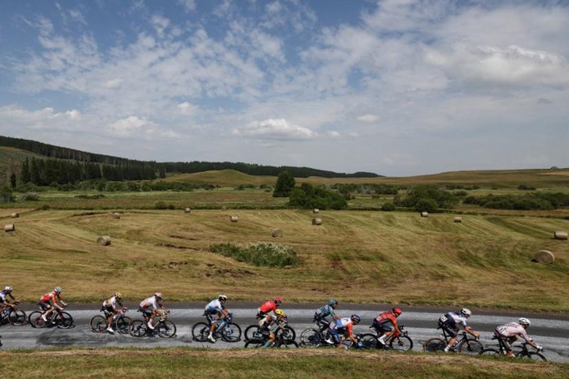The lead breakaway cycles during the 10th stage of the 110th edition of the Tour de France cycling race, 167,5 km between Vulcania and Issoire, in the Massif Central highlands in central France, on July 11, 2023.  Thomas SAMSON / AFP