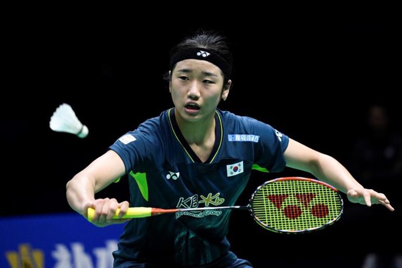South Korea's An Se-Young hits a return to Taipei's Wen Chi Hsu during their women's singles quarter-final match at the Thomas and Uber Cup badminton tournament in Chengdu, in China's southwest Sichuan province on May 3, 2024.    WANG Zhao / AFP