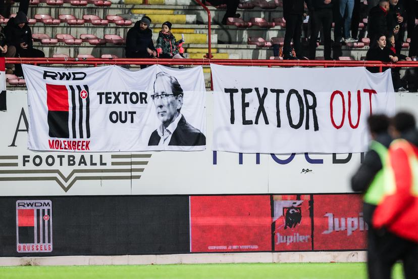 this picture shows a banner concerning RWDM owner John Textor prior to a soccer game between RWDM Brussels and Patro Eisden Maasmechelen, Saturday 24 January 2026 in Brussels, on day 21 (out of 30) of the 2025-2026 'Challenger Pro League' 1B second division of the Belgian championship. BELGA PHOTO BRUNO FAHY