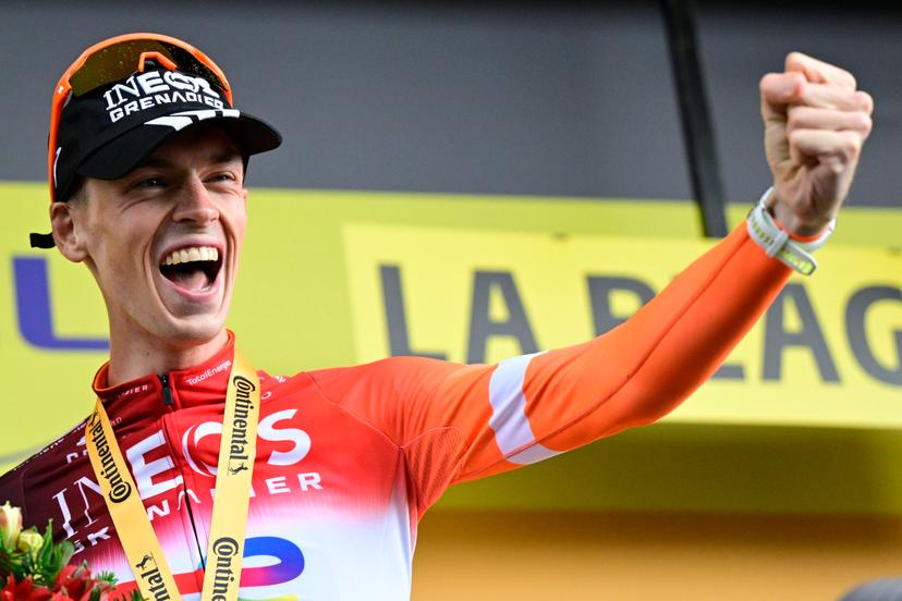 Dutch Thymen Arensman of Ineos Grenadiers and pictured on the podium after winning the stage 19 of the 2025 Tour de France cycling race, from Albertville to La Plagne (130km), on Friday 25 July 2025 in France. The 112th edition of the Tour de France starts on Saturday 5 July in Lille, France, and will finish in Paris, France on the 27th of July.   BELGA PHOTO DIRK WAEM