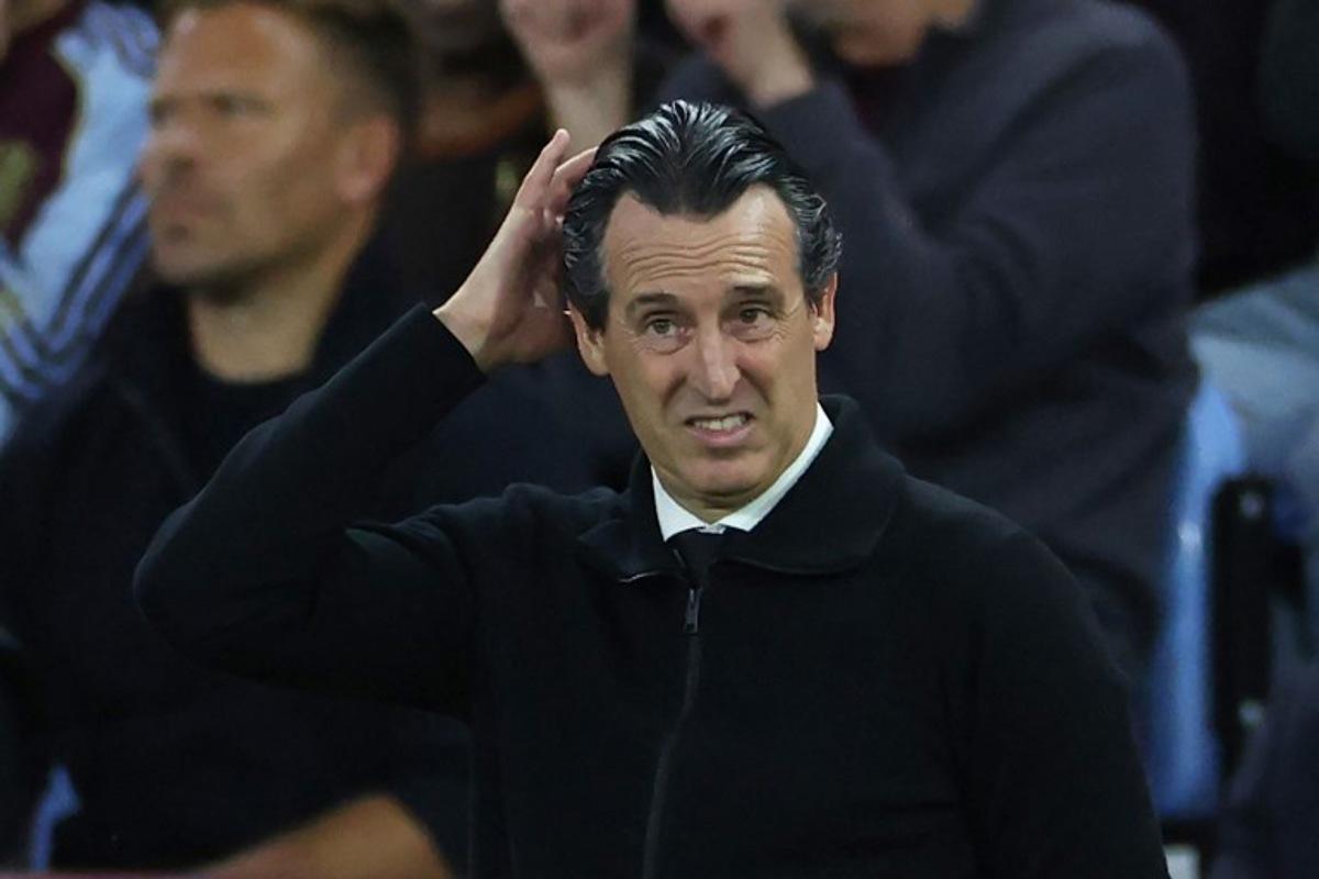 Aston Villa's Spanish manager Unai Emery gestures on the touchline during the English Premier League football match between Aston Villa and Arsenal at Villa Park in Birmingham, central England on August 31, 2026.  Darren Staples / AFP