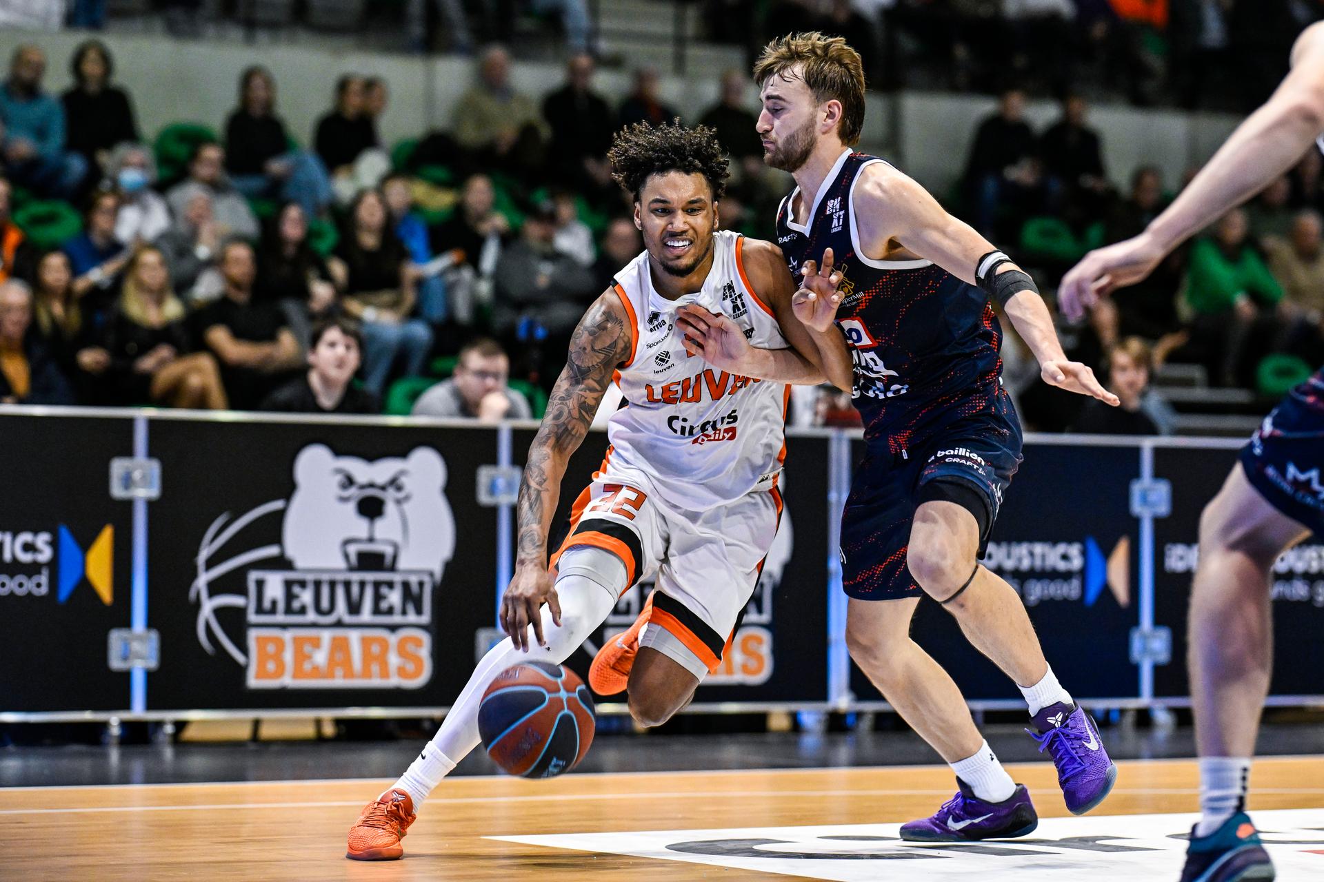 Leuven's Tylan Anderson and Limburg's Wout Leemans pictured in action during a basketball match between Leuven Bears and House of Limlburg United, Saturday 24 January 2026 in Leuven, on day 17 (out of 34) of the 2025-2026 'BNXT League' Belgian/ Dutch first division basket championship. BELGA PHOTO TOM GOYVAERTS