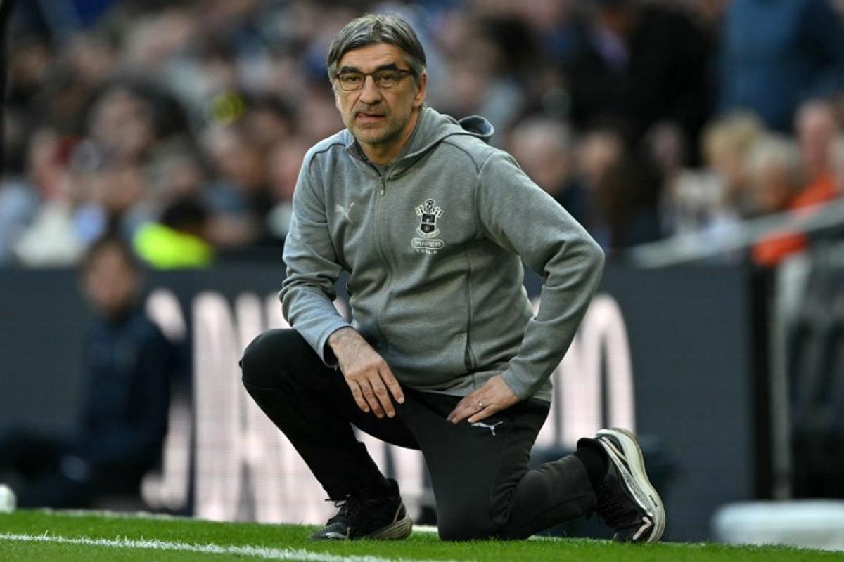 Southampton's Croatian head coach Ivan Juric reacts during the English Premier League football match between Tottenham Hotspur and Southampton at the Tottenham Hotspur Stadium in London, on April 6, 2025.  Glyn KIRK / AFP