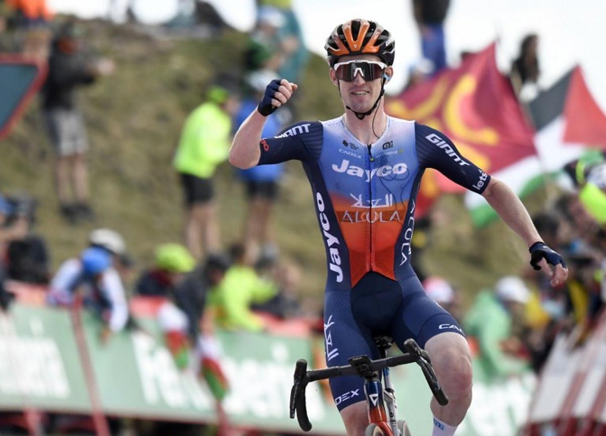 Team Jayco-AlUla's Eddie Dunbar celebrates crossing first the finish line of the stage 20 of the Vuelta a Espana, a 172 km race between Villarcayo and Picon Blanco, on September 7, 2024.    ANDER GILLENEA / AFP