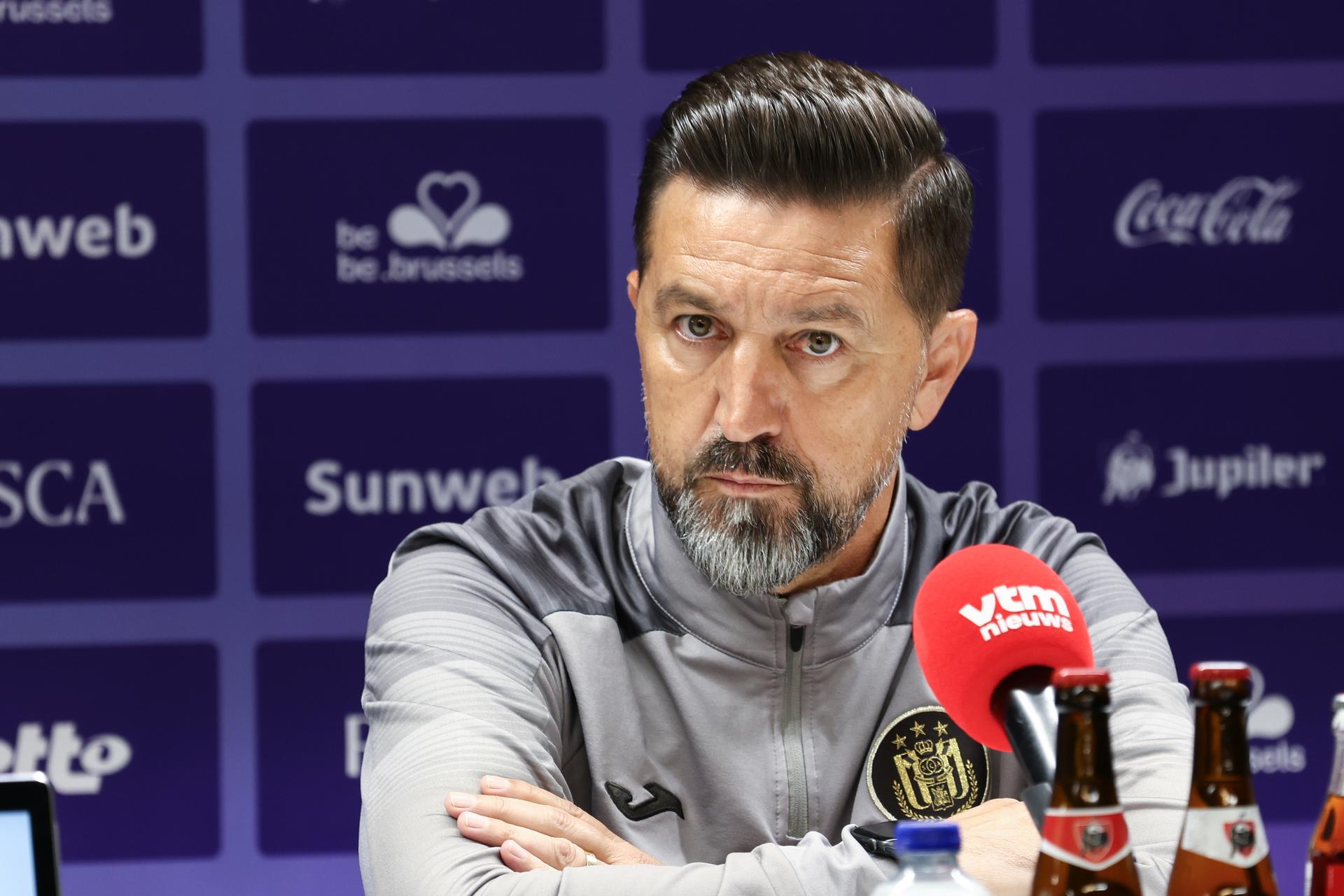 Anderlecht's head coach Besnik Hasi pictured during a press conference of Belgian Sporting Anderlecht, on Wednesday 06 August 2025 in Brussels, ahead of the first leg of the third qualifying round for the UEFA Conference League competition. BELGA PHOTO BRUNO FAHY