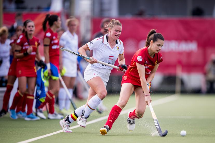 Belgium's Alix Gerniers and Spain's Clara Badia fight for the ball during a hockey game between Belgian national team Red Panthers and Spain, match 11/16 in the group stage of the 2025 women's FIH Pro League, Tuesday 17 June 2025 in Antwerp. BELGA PHOTO JASPER JACOBS