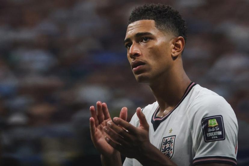 England's midfielder #10 Jude Bellingham greets fans after losing the 2026 World Cup football tournament semi-final match between England and Argentina at the Atlanta Stadium in Atlanta on July 15, 2026.   Odd ANDERSEN / AFP