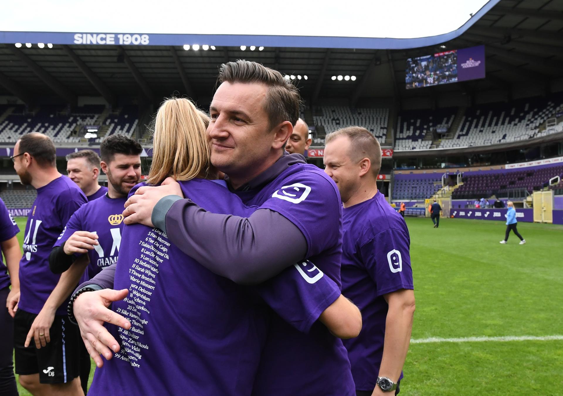 RSCA's head coach Dave Mattheus celebrates after winning the Super League women's championship, after a soccer game between RSCA Women and KRC Genk, Saturday 25 May 2024 in Brussels, on day 10/10 of the play-off group A of the Super League women's championship.  BELGA PHOTO JILL DELSAUX