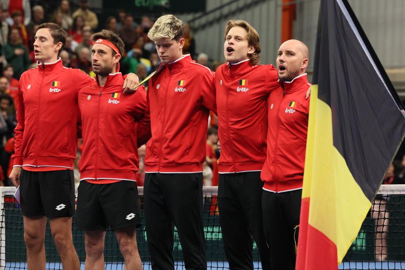Belgian Joran Vliegen, Belgian Sander Gille, Belgian Alexander Blockx, Belgian Zizou Bergs and Belgian captain Steve Darcis pictured ahead of a double game between Belgian pair Gille-Vliegen and Chilean pair Barrios Vera-Jarry, the third match in the Davis Cup qualifiers World Group tennis meeting between Belgium and Chile, Sunday 02 February 2025, in Hasselt. BELGA PHOTO BENOIT DOPPAGNE