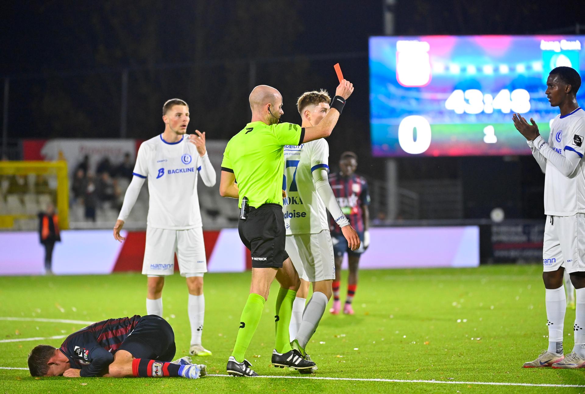 Jong Gent's Aliou Diallo Mamadou receives a yellow card from the referee during a soccer game between RFC Liege and Jong KAA Gent, Friday 07 November 2025 in Liege, on day 13 of the 2025-2026 'Challenger Pro League' 1B second division of the Belgian championship. BELGA PHOTO JOHN THYS