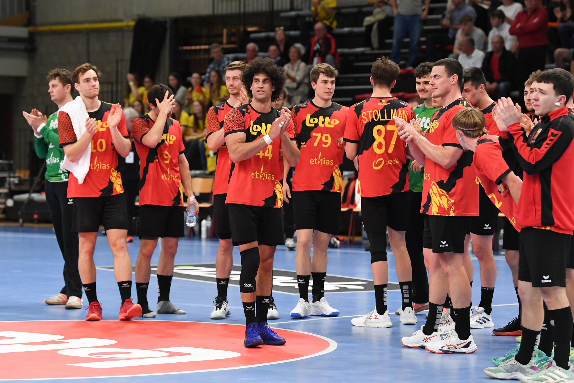Belgium's players greet the public after a handball game between Belgian national team 'Red Wolves' and Croatia, Wednesday 07 May 2025 in Hasselt, game 5/6 in the qualifications for the men's EHF Euro 2026 European Championship. BELGA PHOTO JILL DELSAUX