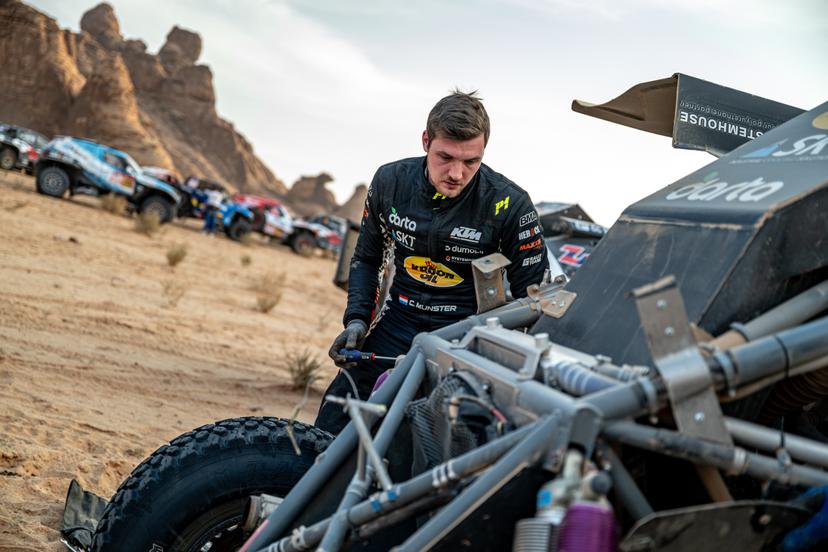 ATTENTION EDITORS - HAND OUT PICTURES - EDITORIAL USE ONLY - MANDATORY CREDIT: 'SIMON BAUCHAU'  Hand out picture released by Eric Dupain shows Charles Munster during stage 4 of the 2026 Dakar rally race in Al-Ula, Saudi Arabia on Wednesday 07 January 2026.  *** Belga and Belga Editorial Board decline all responsibility regarding the content of this picture. *** PHOTO HAND OUT - SIMON BAUCHAU