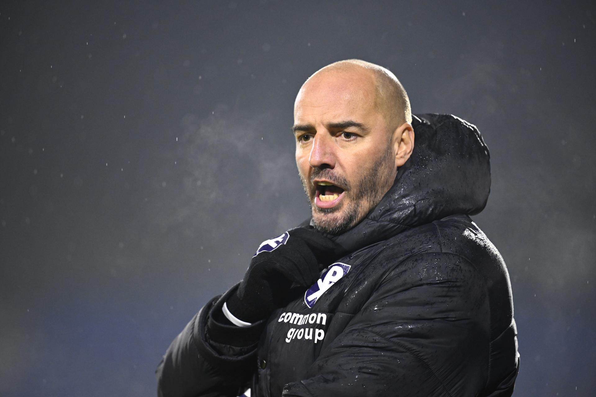 Patro Eisden's head coach Stijn Stijnen reacts during a soccer game between Patro Eisden Maasmechelen and Royal Olympic Charleroi, Tuesday 27 January 2026 in Maasmechelen, on day 22 of the 2025-2026 'Challenger Pro League' 1B second division of the Belgian championship. BELGA PHOTO JOHN THYS