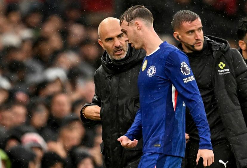 Chelsea's English midfielder #10 Cole Palmer leaves the pitch after being substituted off during the English Premier League football match between Manchester United and Chelsea at Old Trafford in Manchester, north west England, on September 20, 2025.  Oli SCARFF / AFP