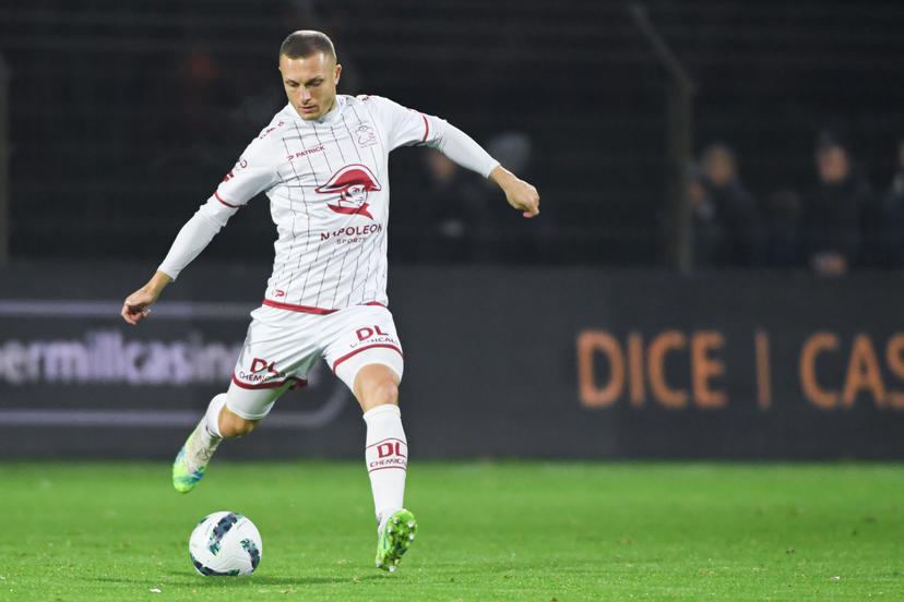 Essevee's Timothy Derijck pictured in action during a soccer match between Patro Eisden Maasmechelen and SV Zulte Waregem, Sunday 12 November 2023 in Maasmechelen, on day 12 of the 2023-2024 'Challenger Pro League' 1B second division of the Belgian championship. BELGA PHOTO JILL DELSAUX