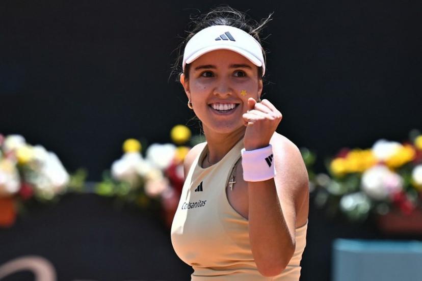 Colombia's Camila Osorio celebrates a point against Argentina's Julia Riera during their WTA Bogota 2025 women's singles semifinal tennis match in Bogota on April 5, 2025.  Luis ACOSTA / AFP