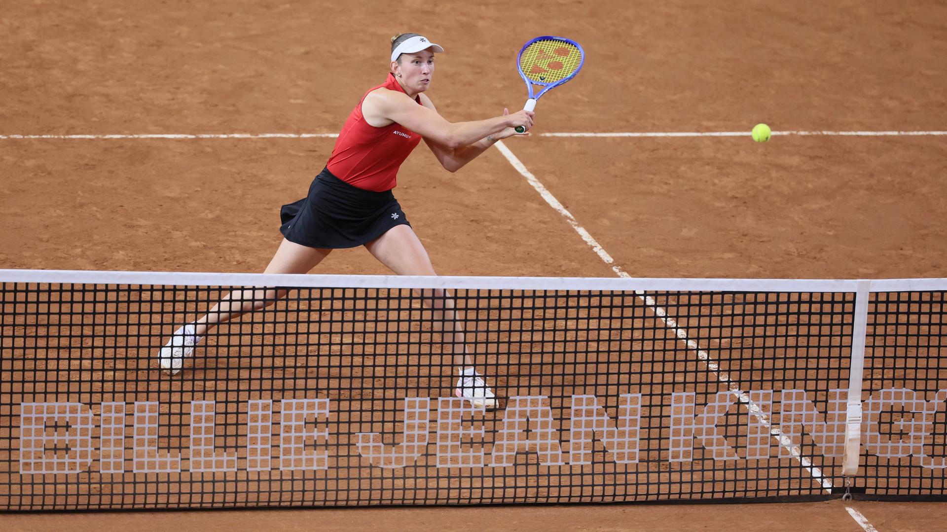 Belgian Elise Mertens pictured in action during the third game, a double game between Belgian pair Kempen/ Mertens and US pair McNally/ Melichar on the second day of the qualifiers of the Billie Jean King Cup tennis between Belgium and the USA, in Oostende, Belgium, on . The meeting takes place on 10 and 11th April. PHOTO BENOIT DOPPAGNE