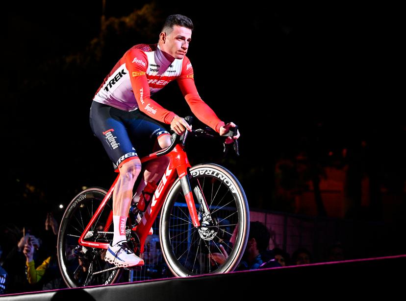 Belgian Otto Vergaerde of Trek-Segafredo pictured during the team presentation ahead of the 2023 Giro D'Italia cycling race, in Pescara, in Italy, Thursday 04 May 2023. The 2023 Giro takes place from 06 to 28 May 2023. BELGA PHOTO JASPER JACOBS
