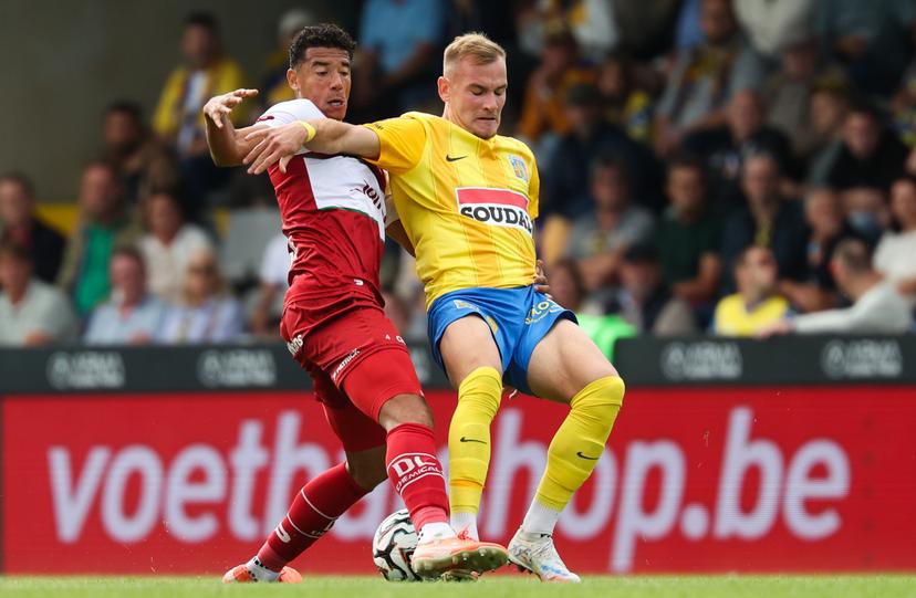 Essevee's Laurent Lemoine and Westerlo's Matija Frigan fights for the ball during a soccer match between KVC Westerlo and Zulte Waregem, Saturday 02 August 2025 in Westerlo, on day 2 of the 2025-2026 'Jupiler Pro League' first division of the Belgian championship. BELGA PHOTO VIRGINIE LEFOUR