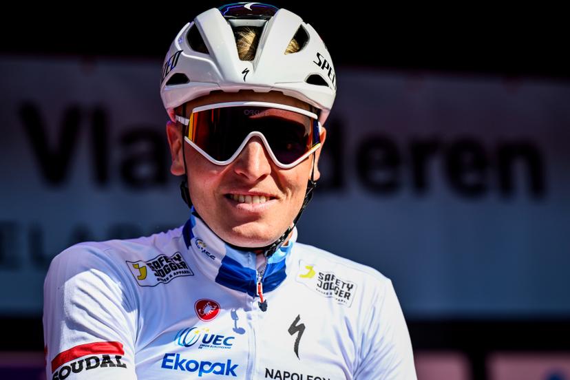 Belgian Tim Merlier of Soudal Quick-Step pictured at the start of the men elite race of the 'Dwars Door Vlaanderen' cycling event, 184,2km from Roeselare to Waregem, Wednesday 02 April 2025. BELGA PHOTO DIRK WAEM