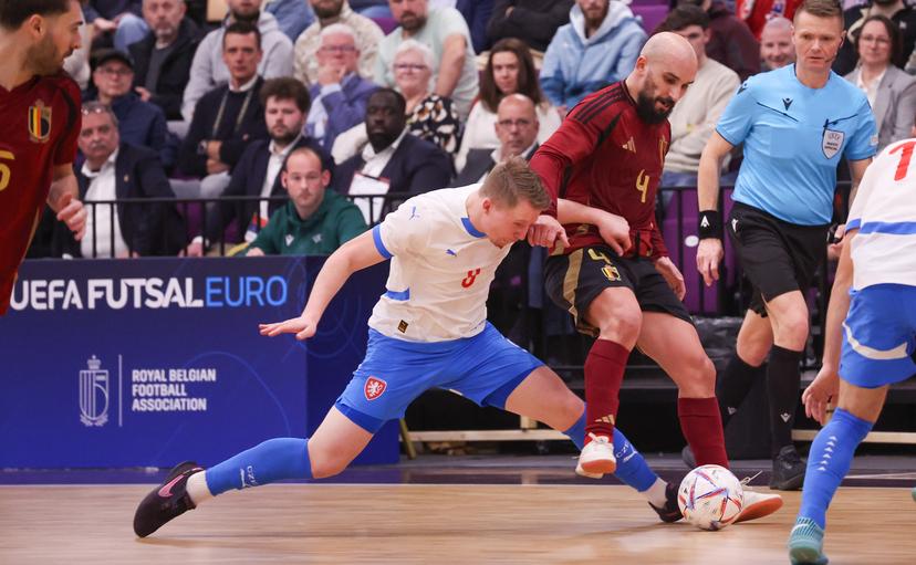 Czechia's Lukas Krivanek and Belgium's Omar Rahou fight for the ball during a futsal game between Belgium and Czechia, in Roosdaal, on Wednesday 12 March 2025, the main round of qualification of the group 9 (match 5/6) for the Euro 2026. BELGA PHOTO VIRGINIE LEFOUR
