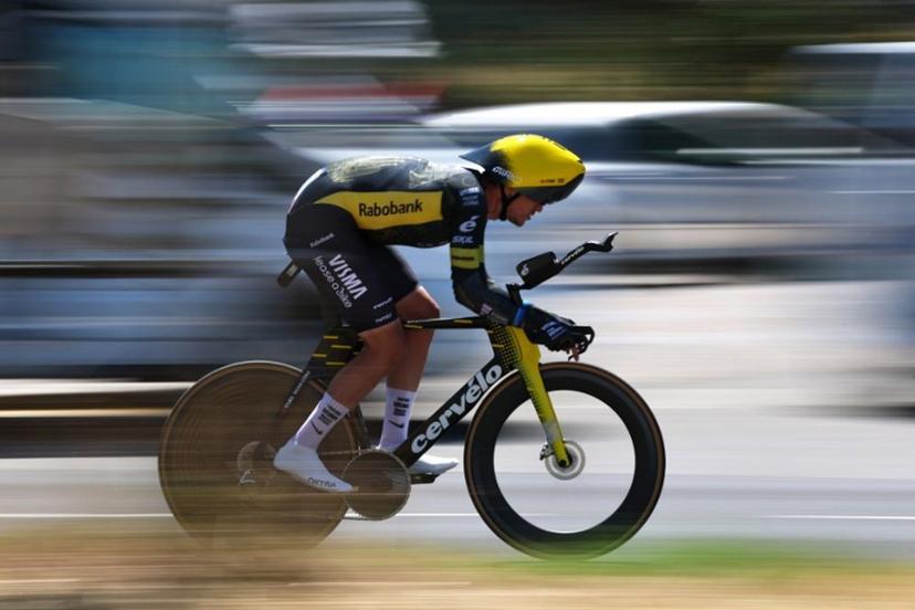 Team Visma | Lease a Bike's Italian rider Edoardo Affini cycles during the 16th stage of the 113th edition of the Tour de France cycling race, 26,1 km time trial between Évian-les-Bains and Thonon-les-Bains in the French Alps, on July 21, 2026.  Anne-Christine POUJOULAT / AFP