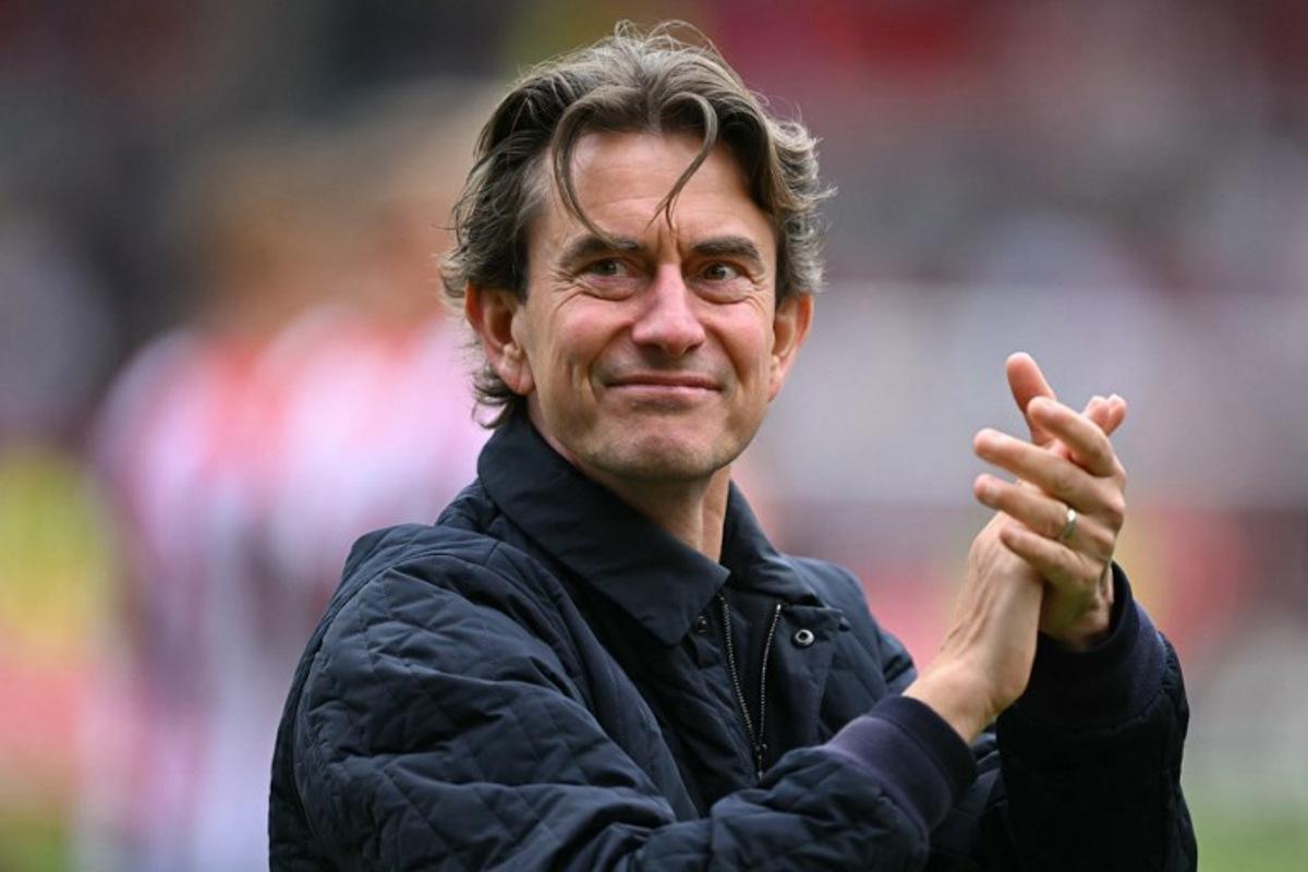 Brentford's Danish head coach Thomas Frank applauds fans on the pitch after the English Premier League football match between Brentford and Manchester United at the Gtech Community Stadium in London on May 4, 2025. Brentford won the game 4-3. JUSTIN TALLIS / AFP