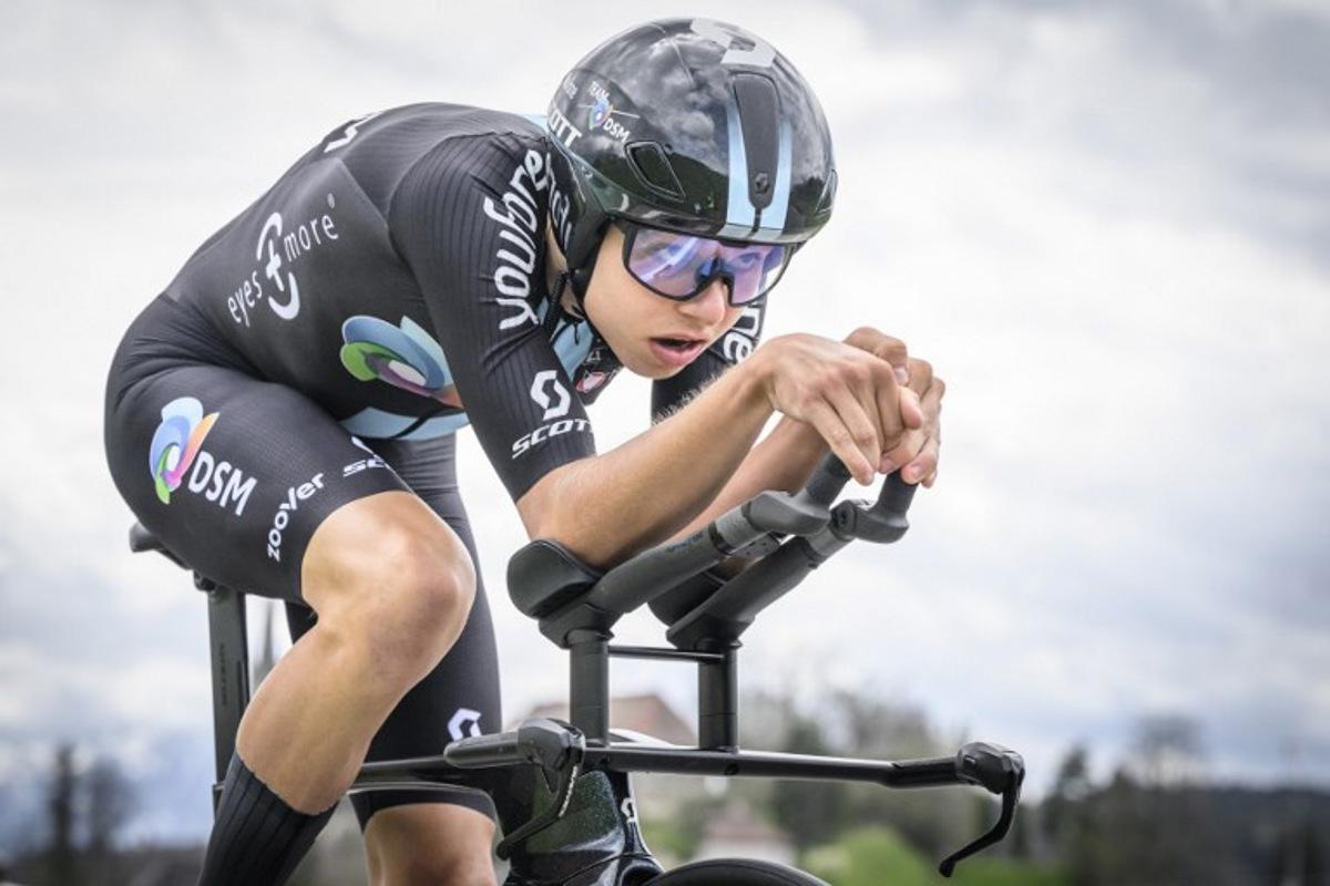 Team DSM's German rider Marco Brenner cycles during the third stage of the Tour of Romandie UCI cycling World tour 18.8 km  time trial to and from Chatel-Saint-Denis on April 28, 2023.  GABRIEL MONNET / AFP